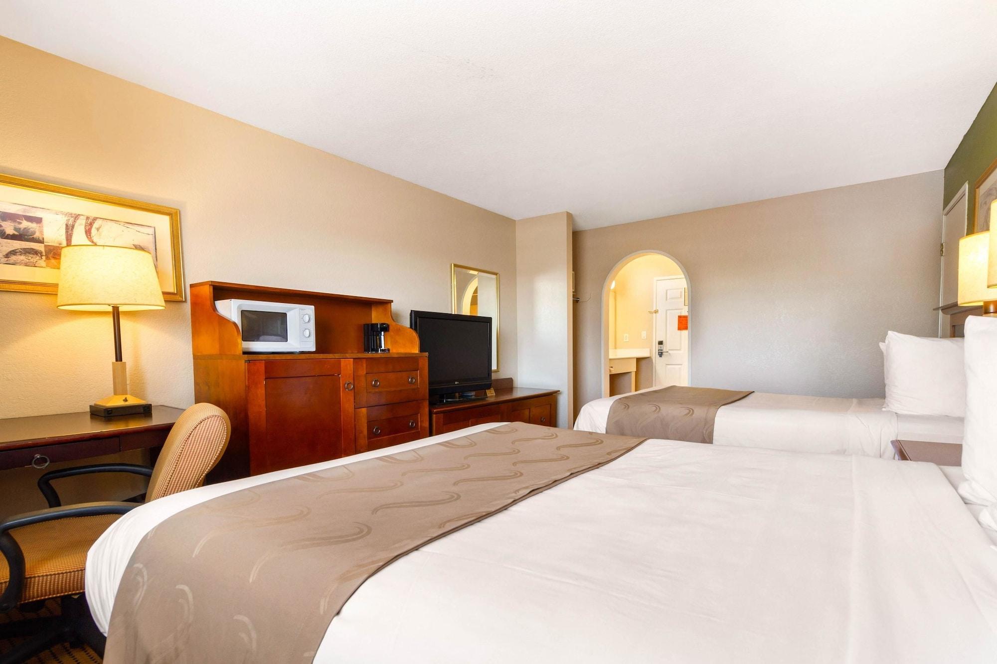 Rodeway Inn Auburn Bagian luar foto
