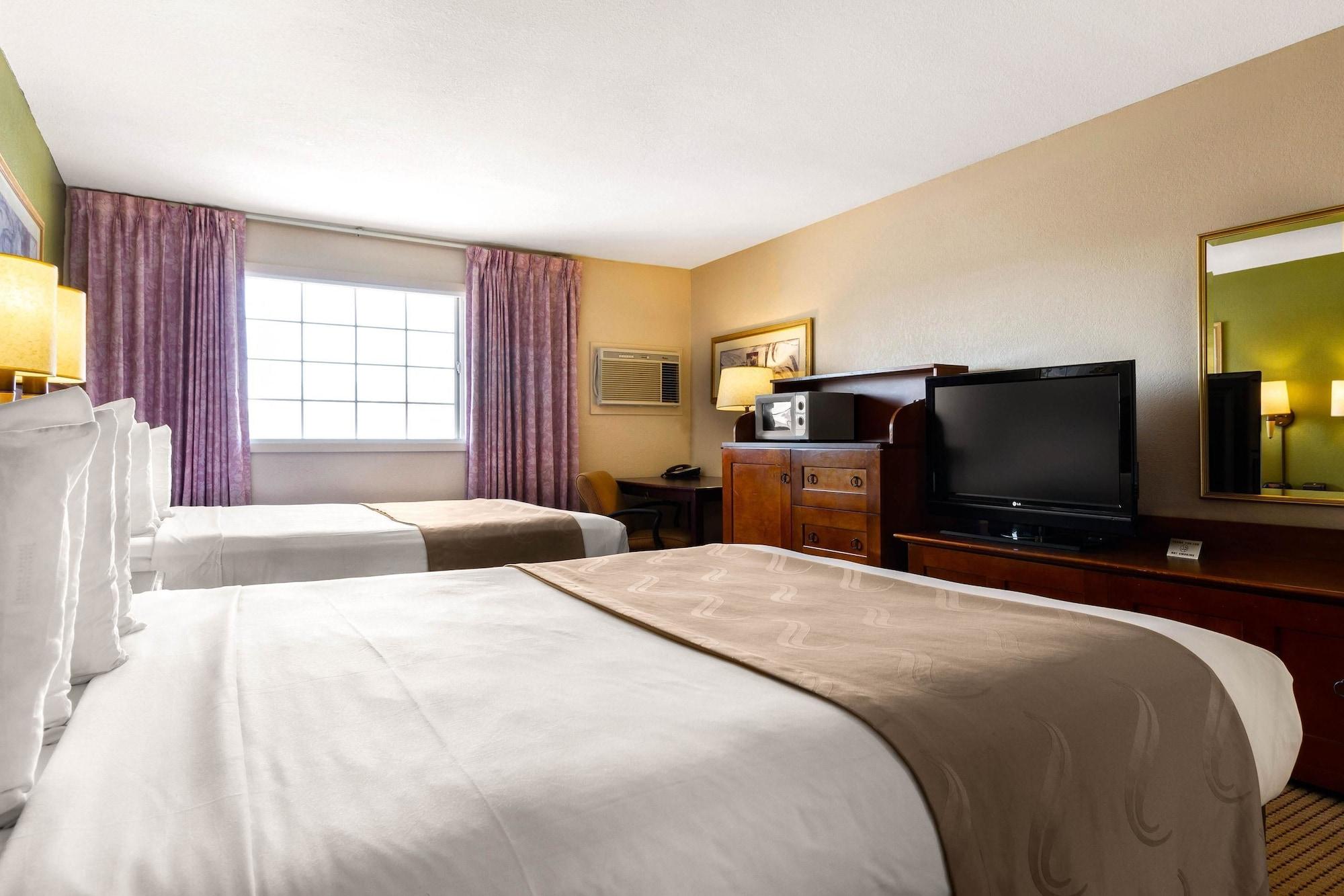 Rodeway Inn Auburn Bagian luar foto