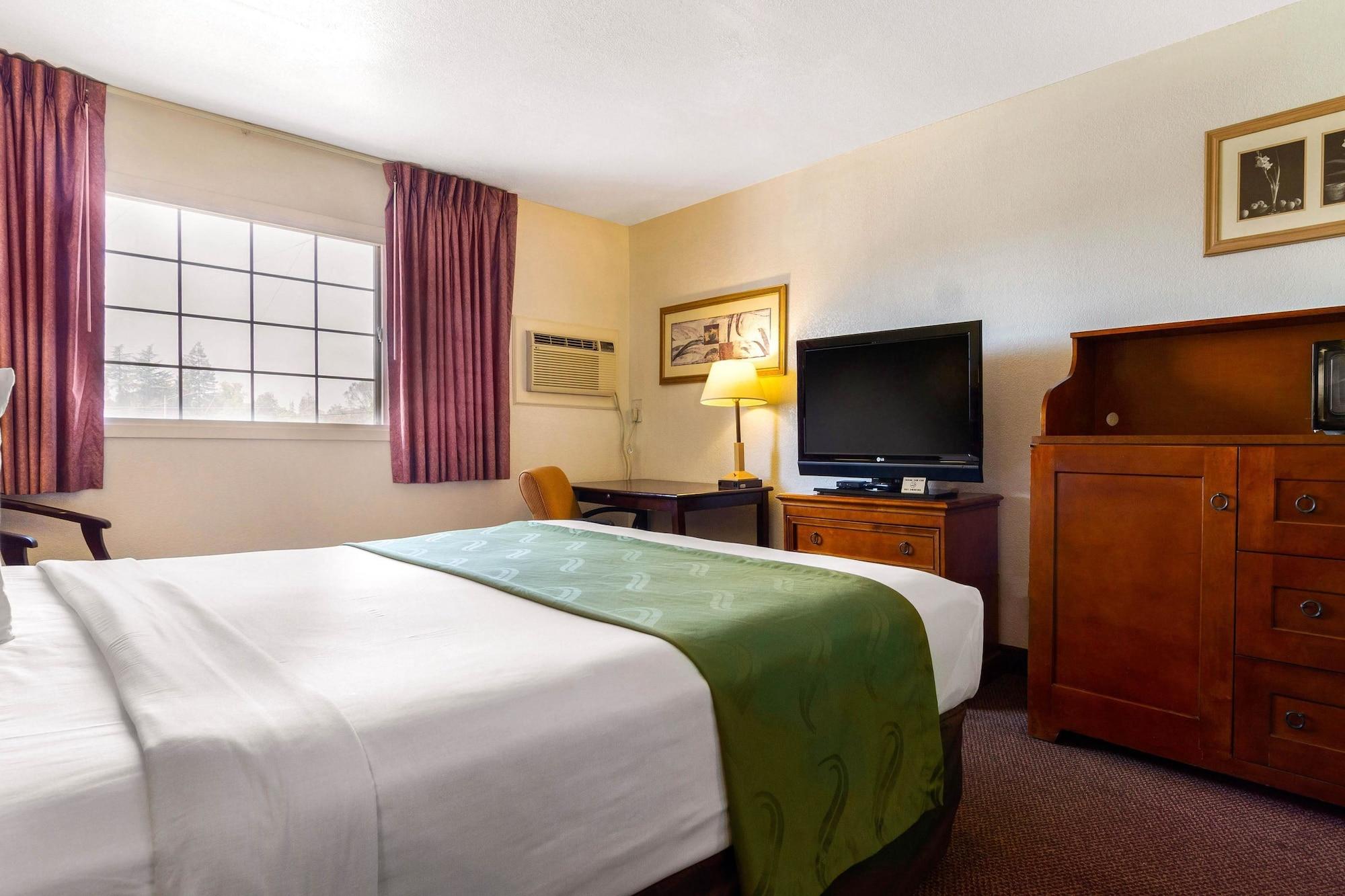 Rodeway Inn Auburn Bagian luar foto