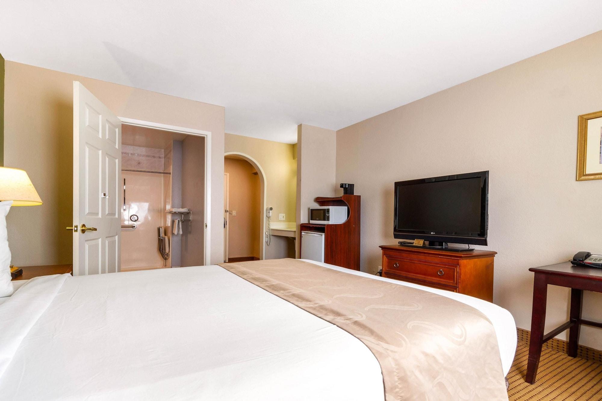 Rodeway Inn Auburn Bagian luar foto