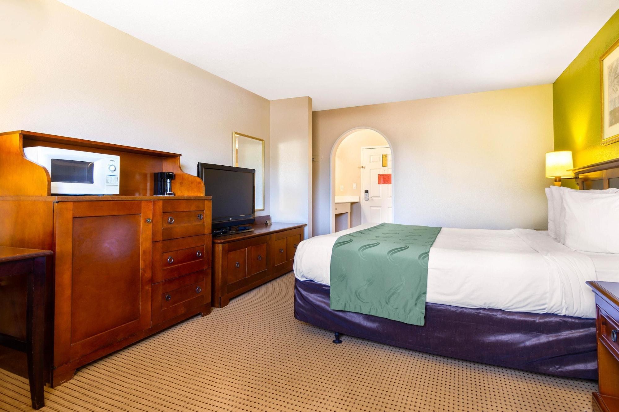 Rodeway Inn Auburn Bagian luar foto