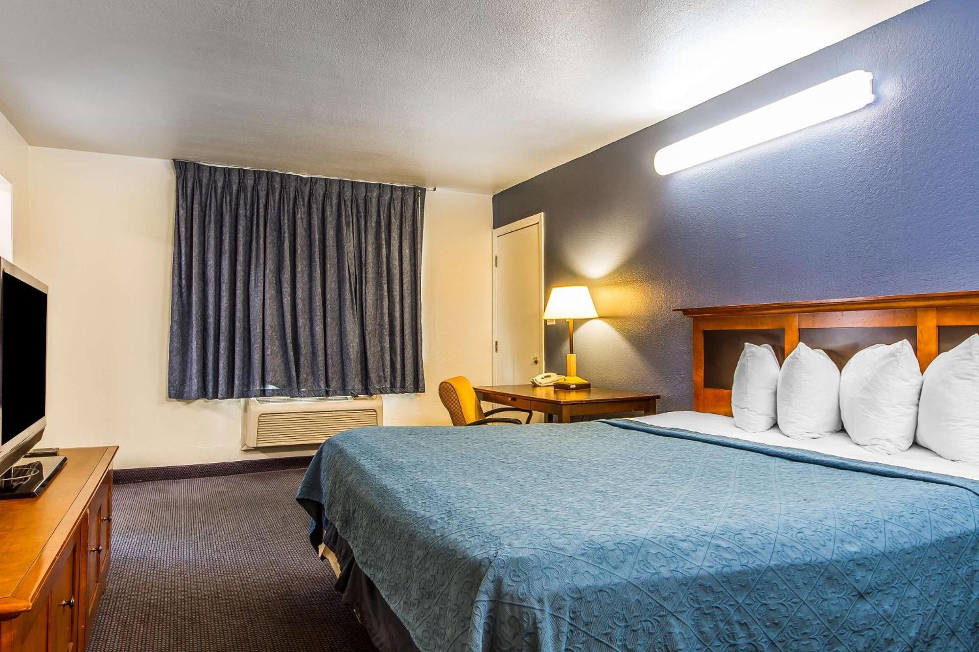 Rodeway Inn Auburn Bagian luar foto