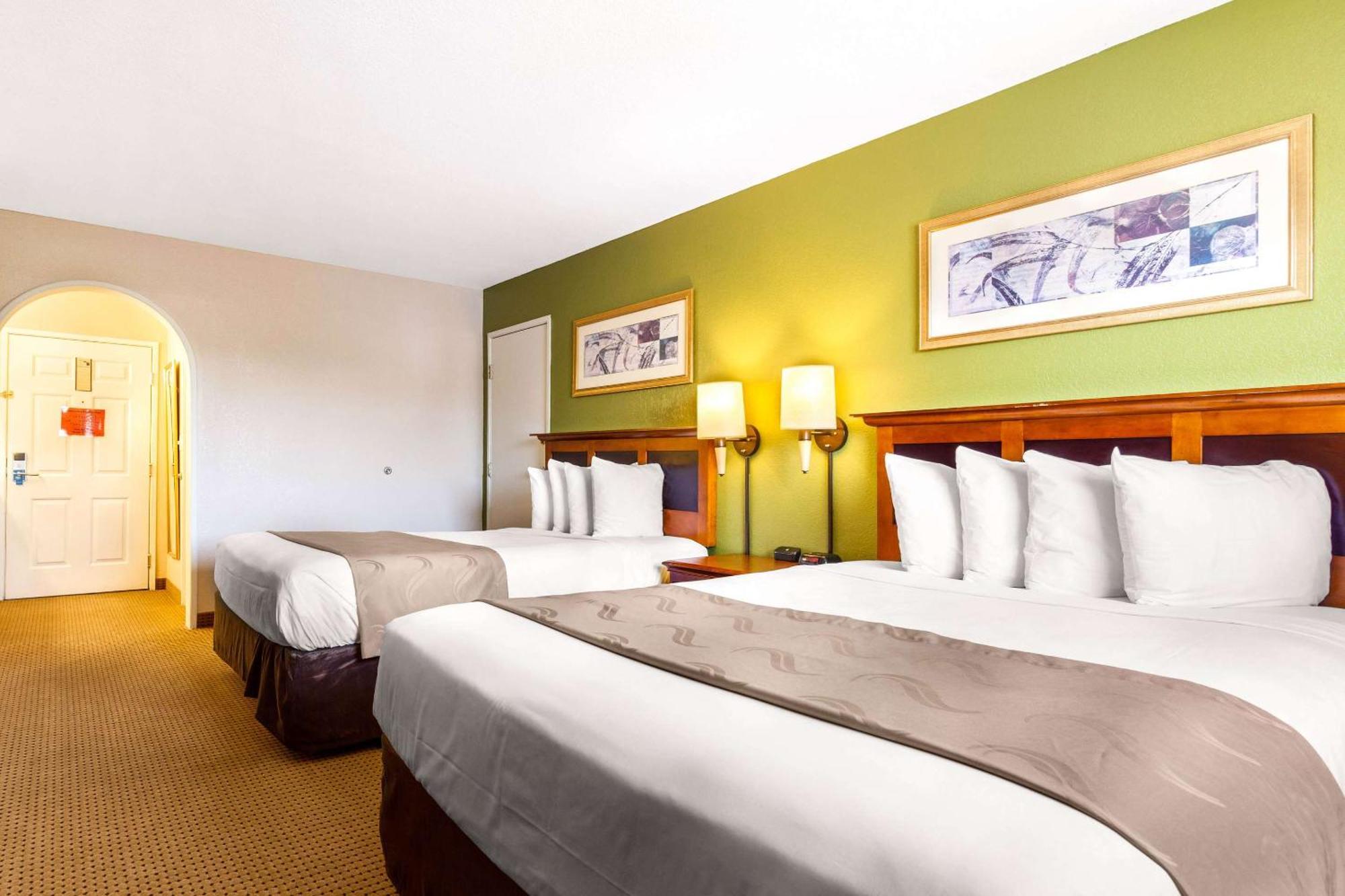 Rodeway Inn Auburn Bagian luar foto