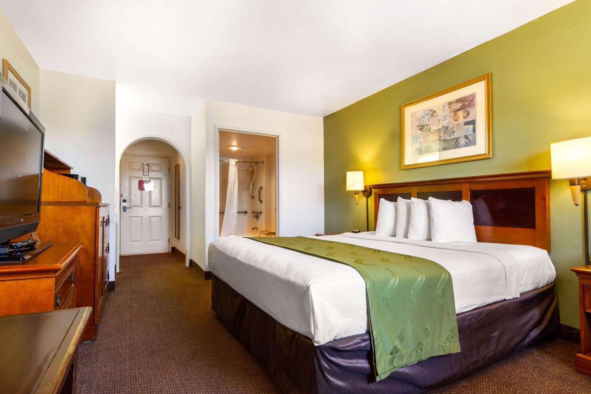 Rodeway Inn Auburn Bagian luar foto