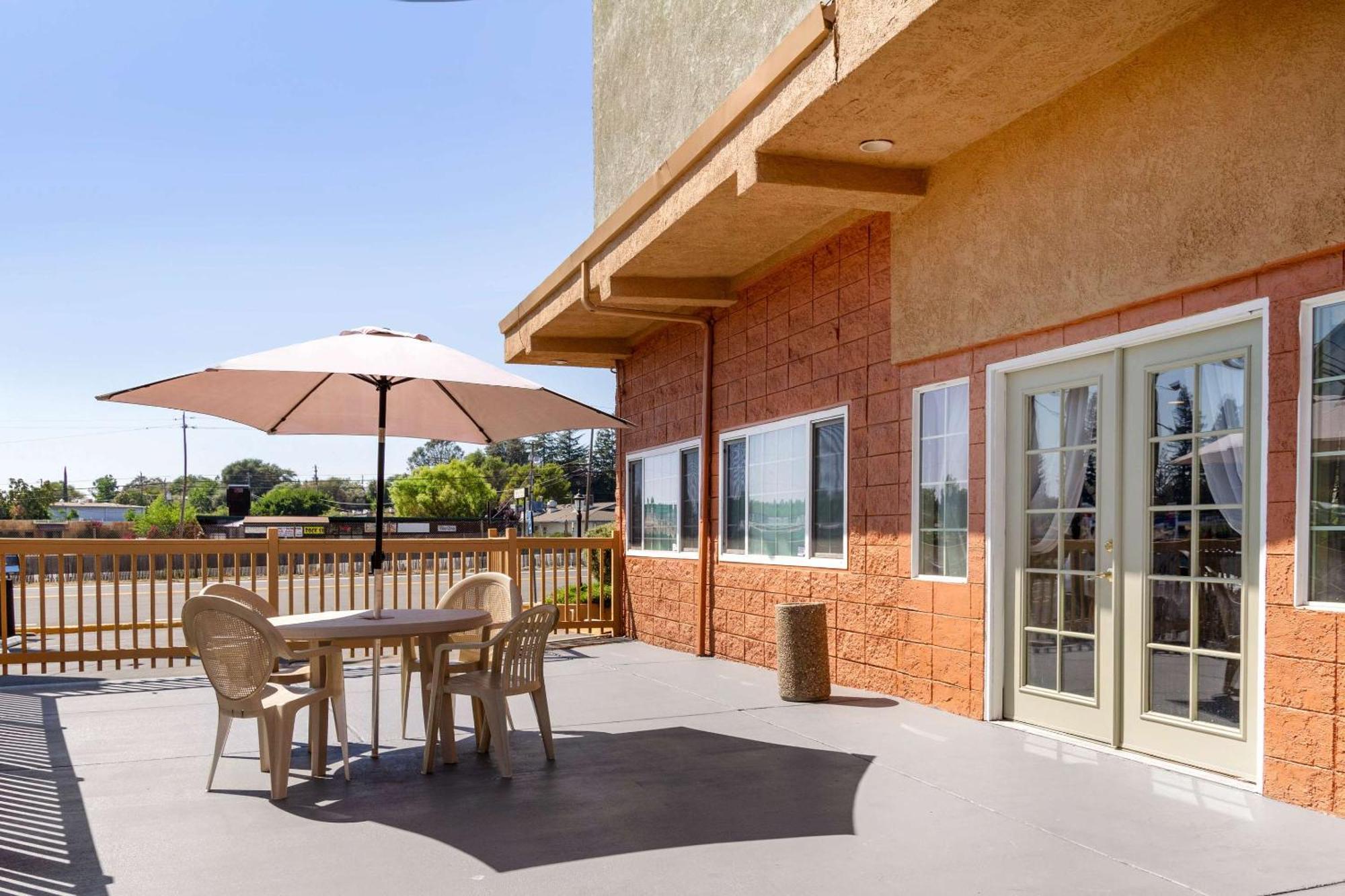 Rodeway Inn Auburn Bagian luar foto