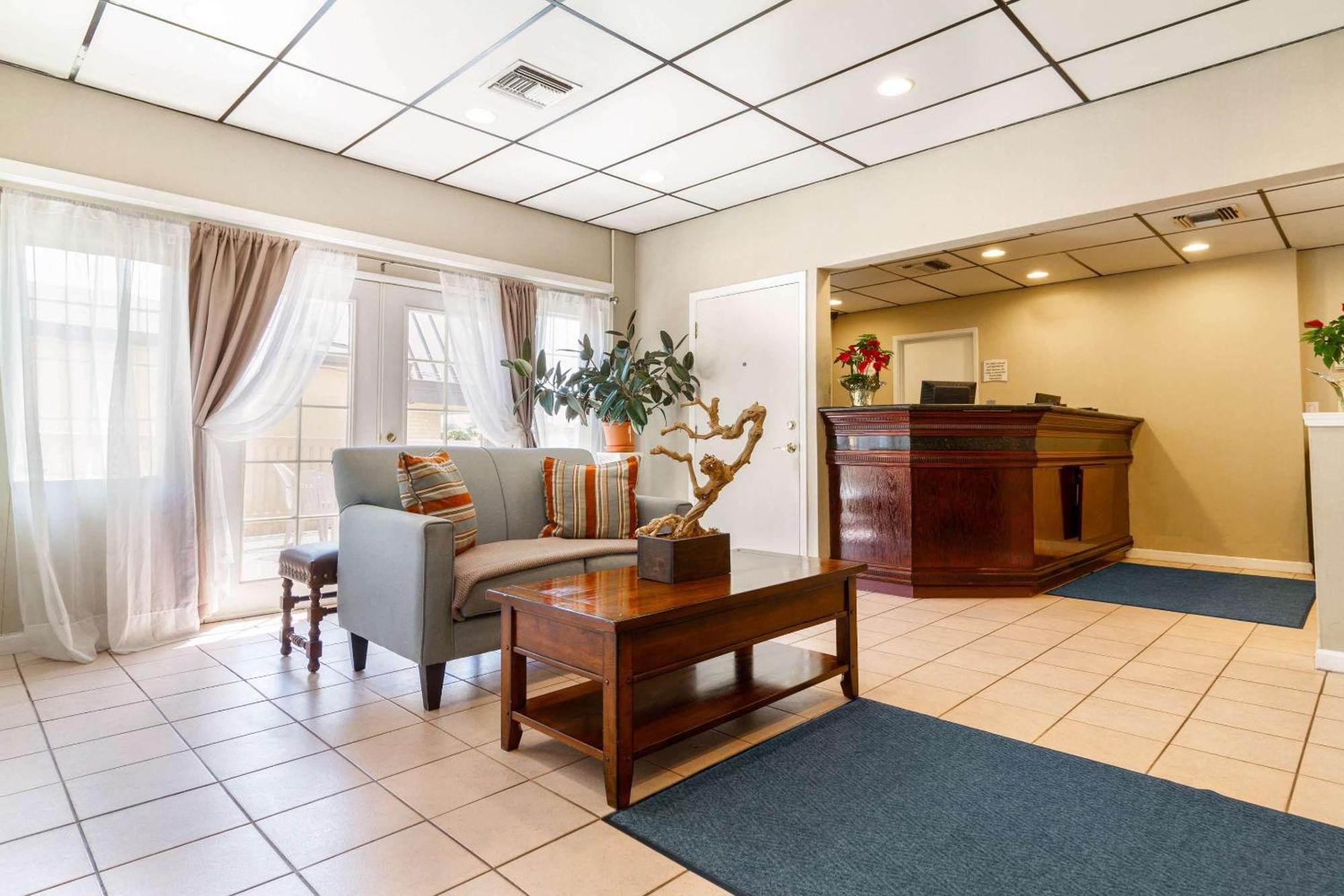 Rodeway Inn Auburn Bagian luar foto