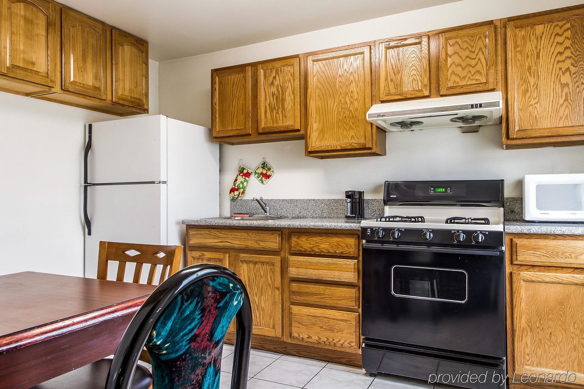 Rodeway Inn Auburn Bagian luar foto