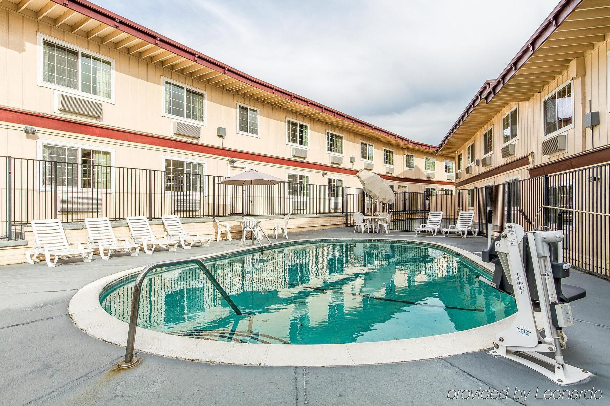 Rodeway Inn Auburn Bagian luar foto