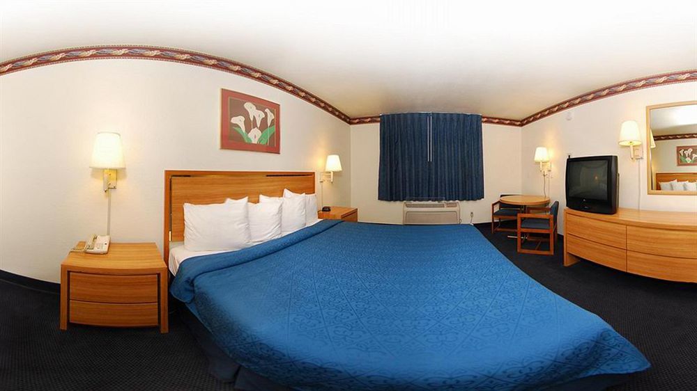 Rodeway Inn Auburn Bagian luar foto