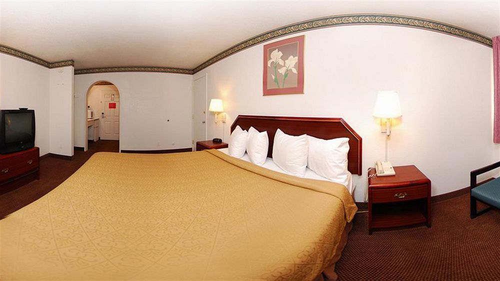 Rodeway Inn Auburn Bagian luar foto
