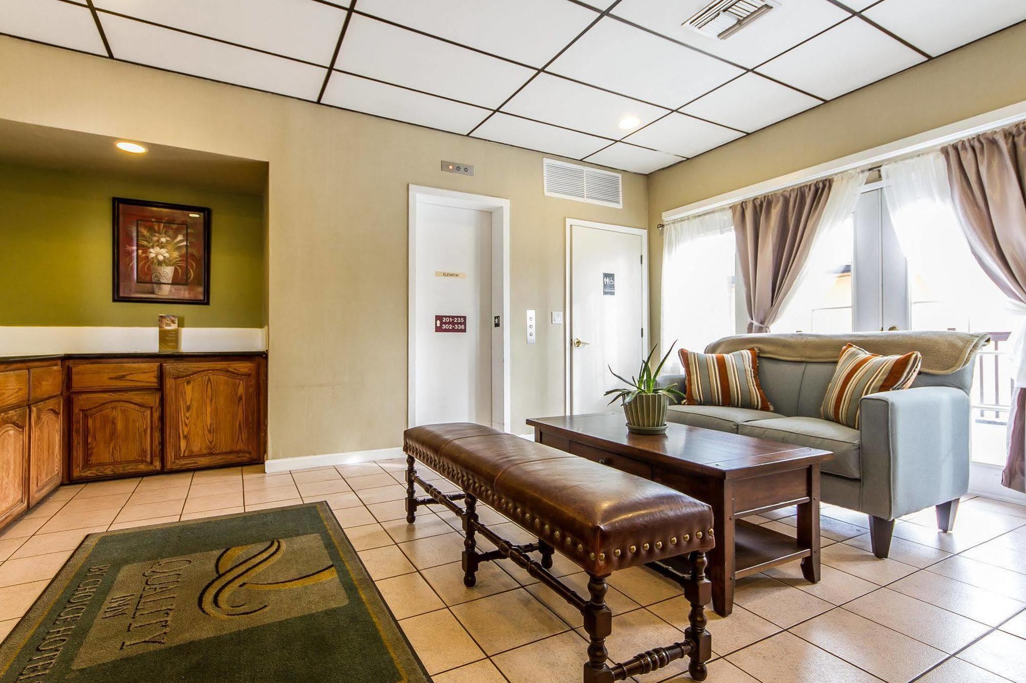 Rodeway Inn Auburn Bagian luar foto