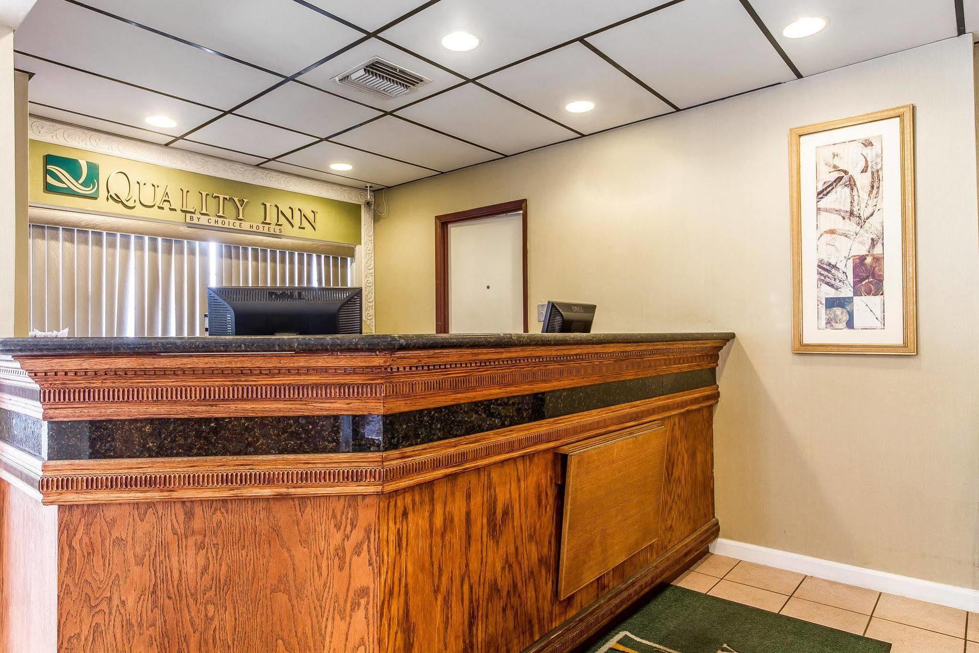 Rodeway Inn Auburn Bagian luar foto