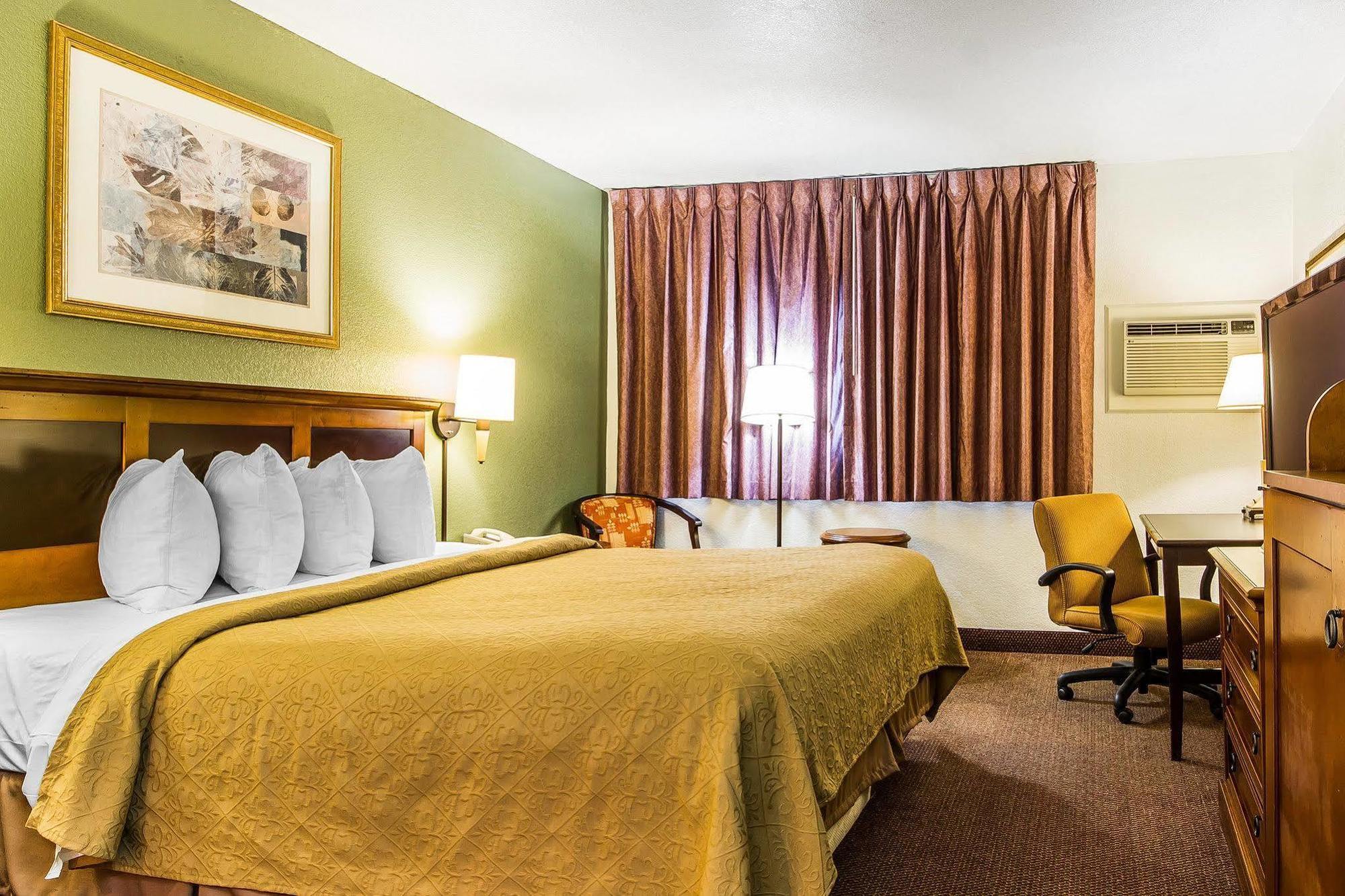 Rodeway Inn Auburn Bagian luar foto