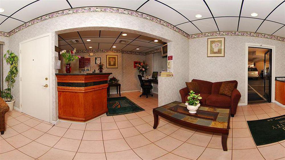 Rodeway Inn Auburn Bagian luar foto